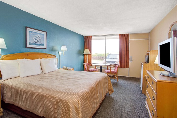 Room 12 of 14