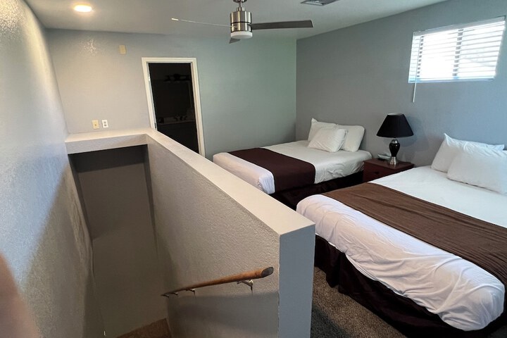 Room 15 of 54