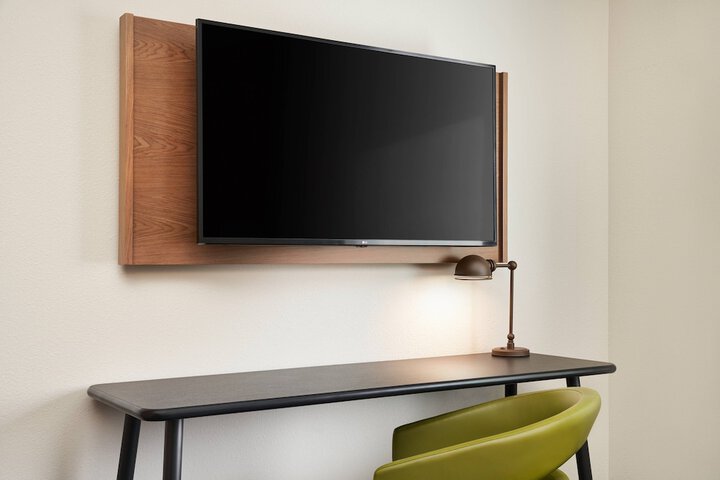 Room 9 of 27