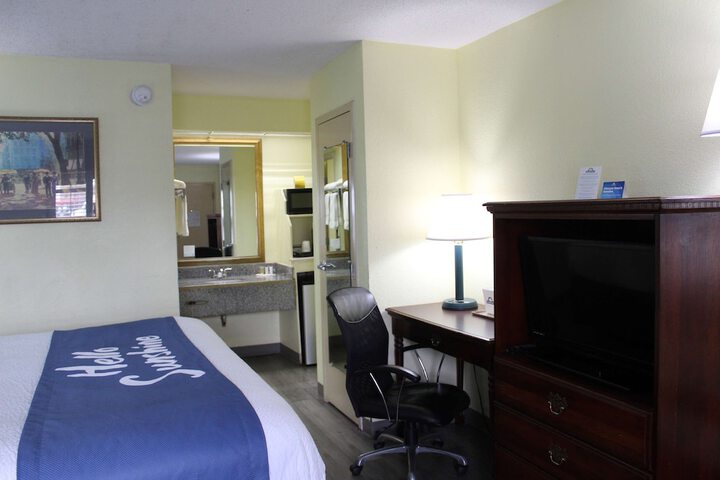 Room 36 of 62