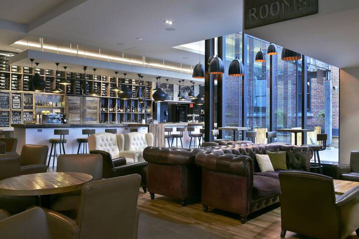 DoubleTree by Hilton Ottawa Downtown