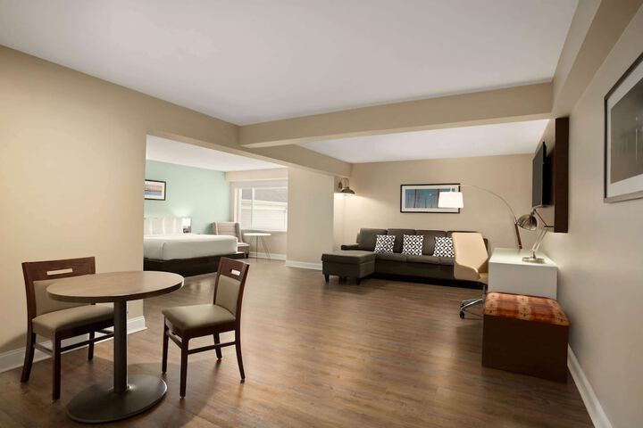 Room 35 of 94