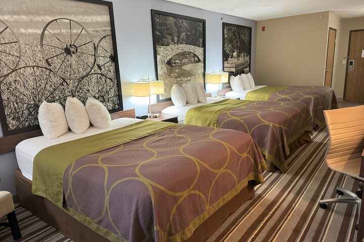 Room 33 of 35