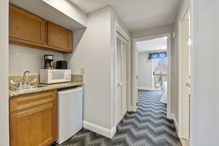 Room 16 of 30
