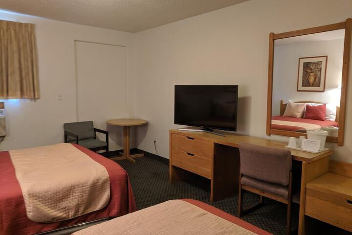 Room 13 of 40