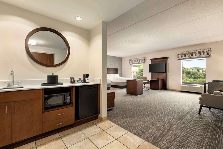 Hampton Inn & Suites Pittsburgh / Waterfront-West Homestead