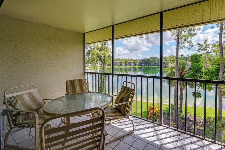 3 Mi to Beaches: Naples Condo w / Pool Access!