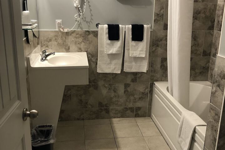 Room 14 of 48