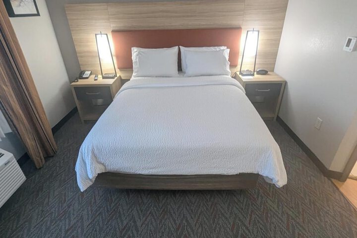 Room 30 of 68