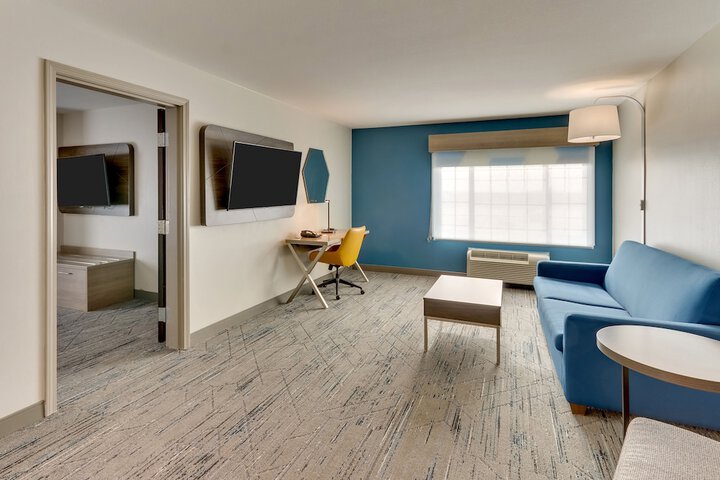 Room 28 of 60