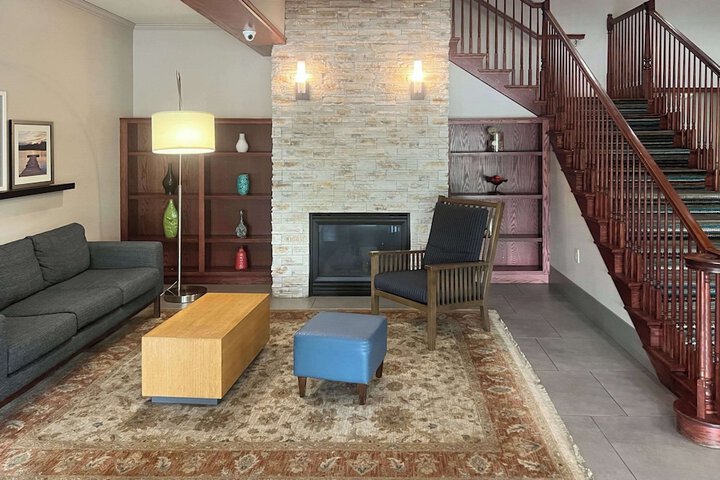 Comfort Inn & Suites St. Paul Northeast