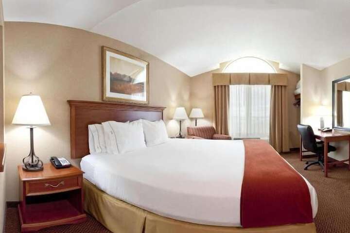 Room 5 of 20