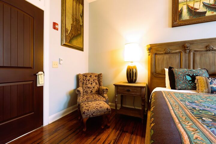 Room 162 of 271