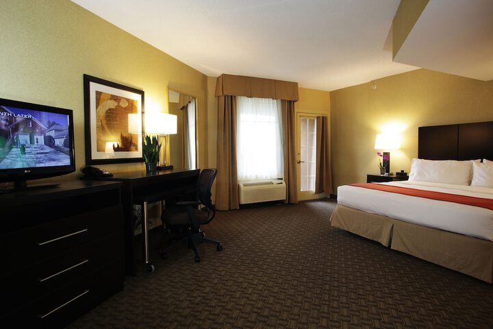Room 33 of 110