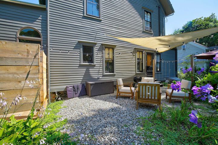 Walk to Downtown: Pet-friendly Millerton Home!