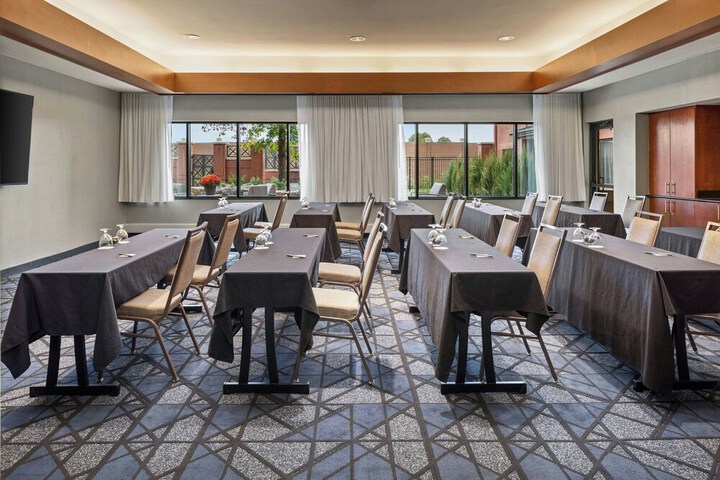 Courtyard Minneapolis St. Paul / Roseville by Marriott