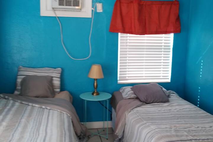 Room 28 of 49