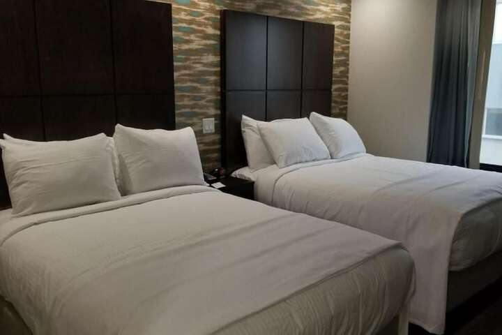 Room 17 of 35