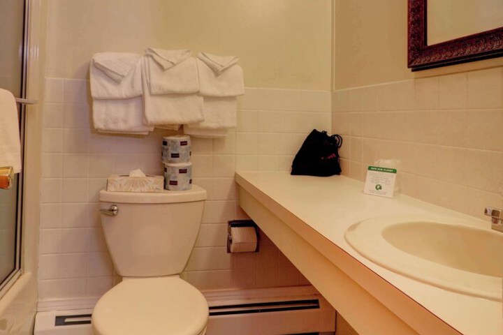 Room 115 of 317