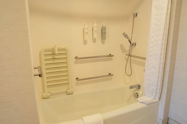 Room 35 of 80
