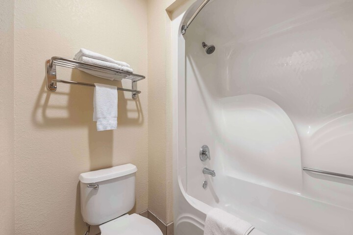 Room 9 of 40