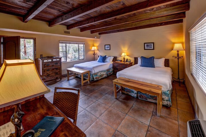 Hacienda Del Sol Guest Ranch Resort
