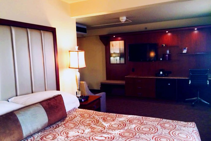 Room 10 of 37