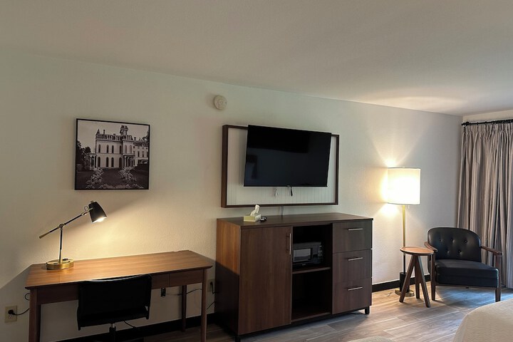 Hotel Vervana Trademark Collection by Wyndham