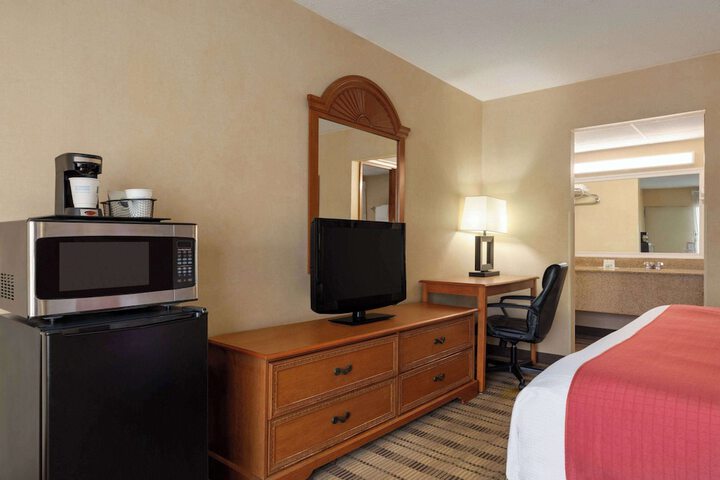 Room 32 of 56