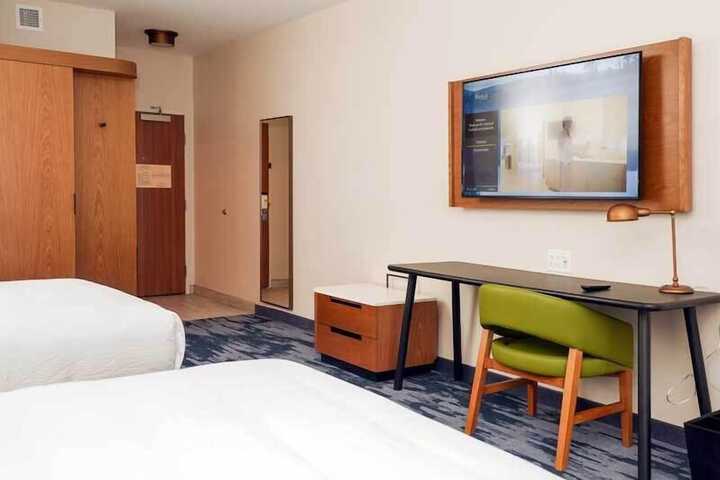 Room 9 of 20
