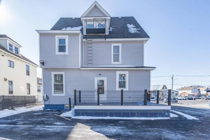 Modern 3 Bed Apt Parking W D
