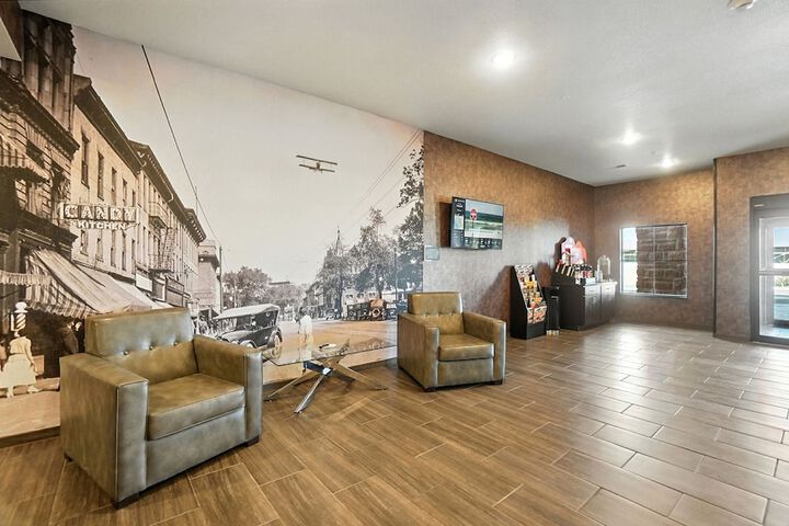 Cobblestone Hotel & Suites-Bellefontaine
