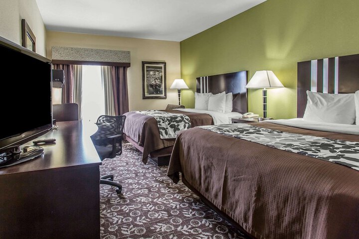 Room 9 of 25