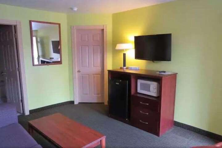Room 32 of 34