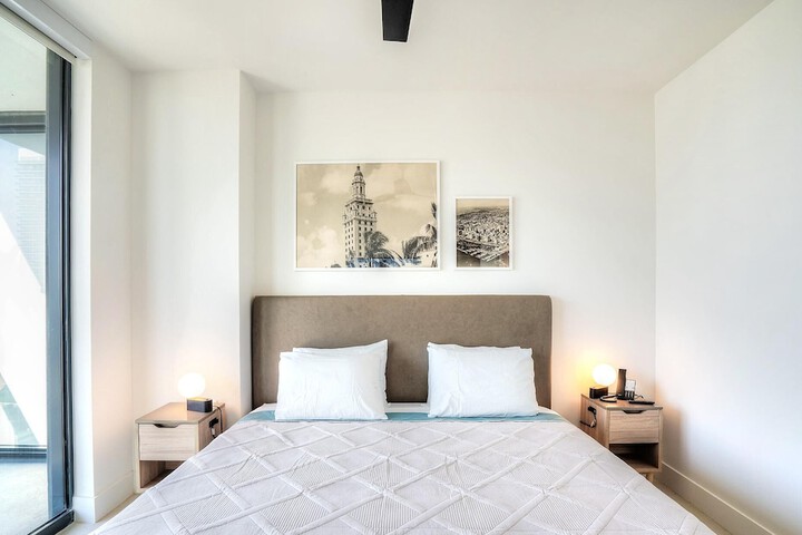 Room 11 of 38