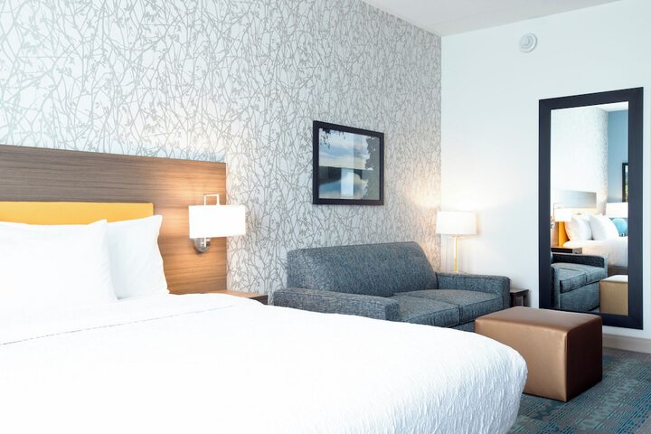 Room 21 of 38