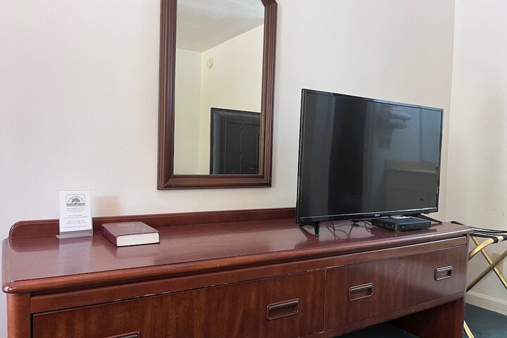 Room 10 of 19