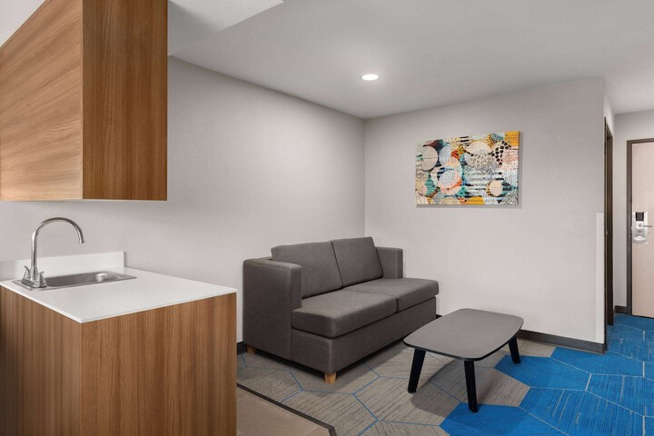 Room 21 of 50