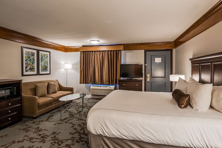 Room 9 of 25