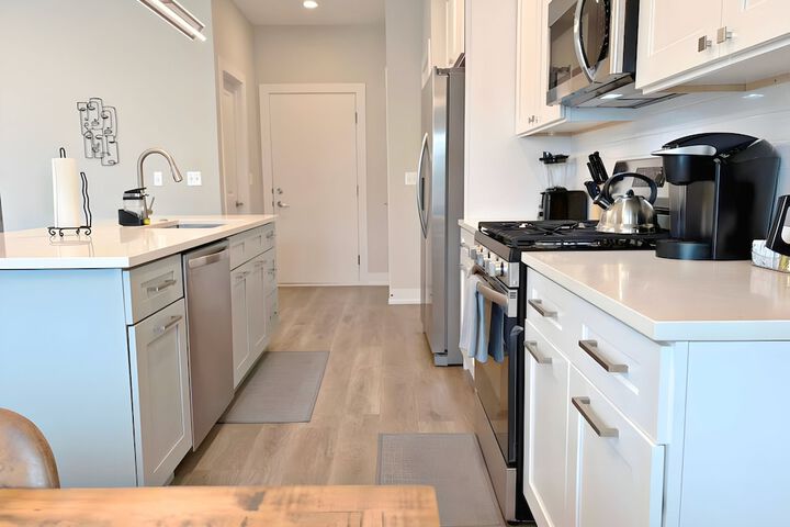 4BR Townhouse with Parking - WV rep 3