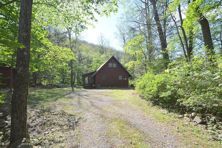 Rosies Creekside Retreat - 3 BR Escape!