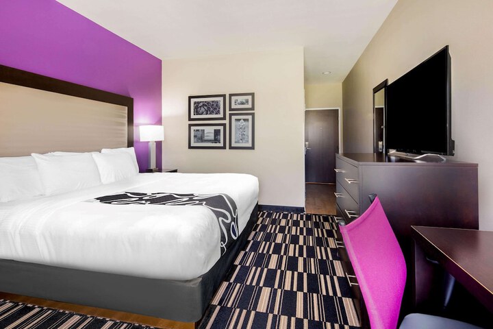 Room 32 of 42