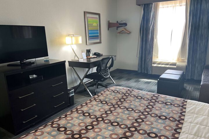 Room 6 of 30