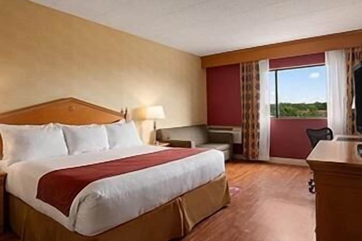 Ramada by Wyndham Toms River