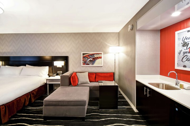 Room 41 of 102