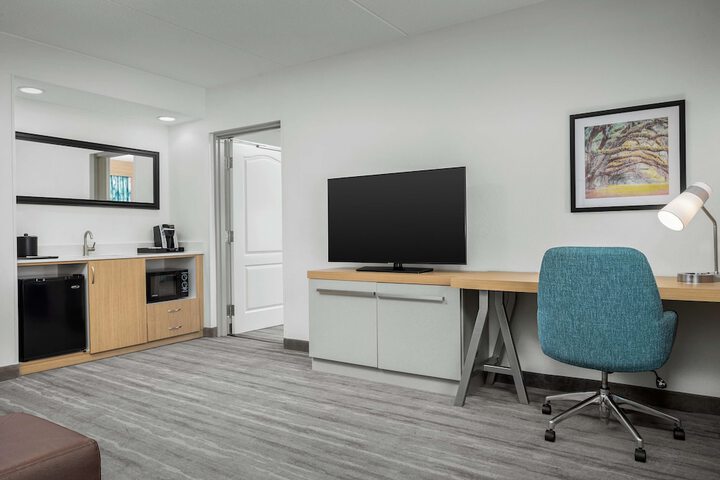 Room 11 of 40