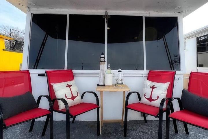 Seagull Bungalow in the Harbor