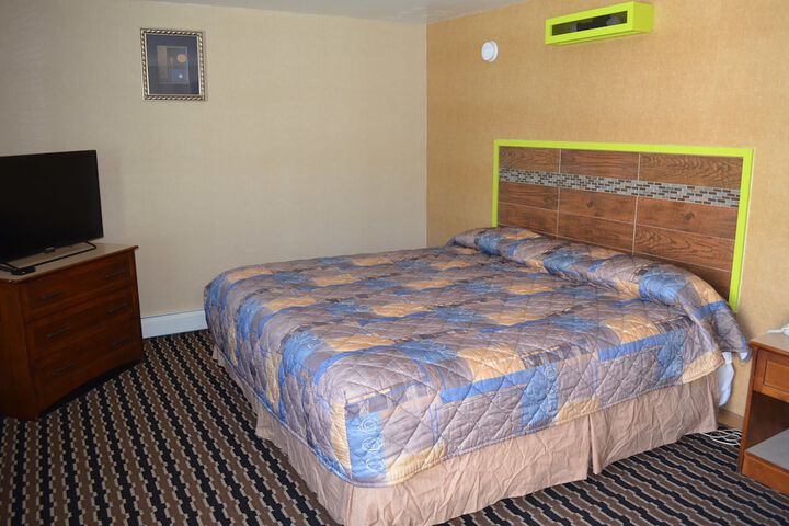 Room 3 of 12