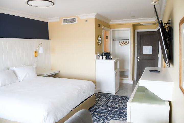 Room 34 of 68