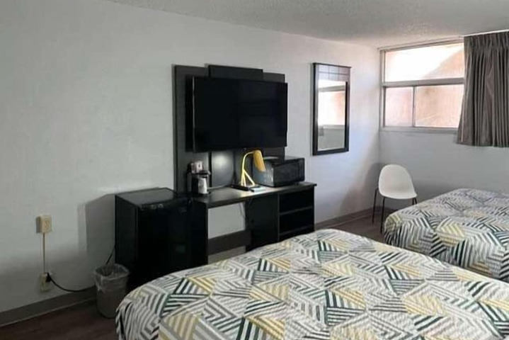Room 12 of 19